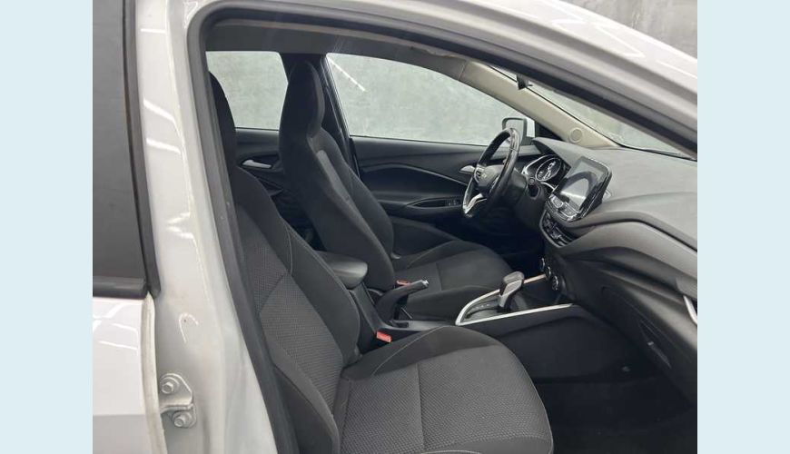 CHEVROLET ONIX PLUS LTZ 1.0 TURBO (AUT.) - BRANCO - 2023 Foto 8 (Grande)