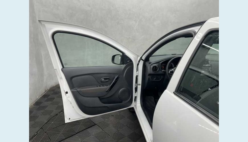 RENAULT LOGAN ZEN 1.0 - BRANCO - 2025 Foto 8 (Grande)