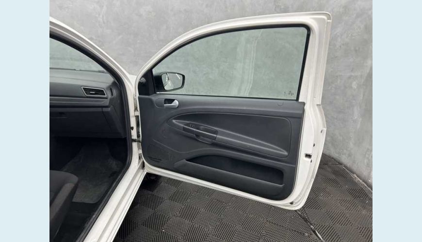 VOLKSWAGEN SAVEIRO ROBUST TOTAL FLEX 16V - BRANCO - 2024 Foto 8 (Grande)