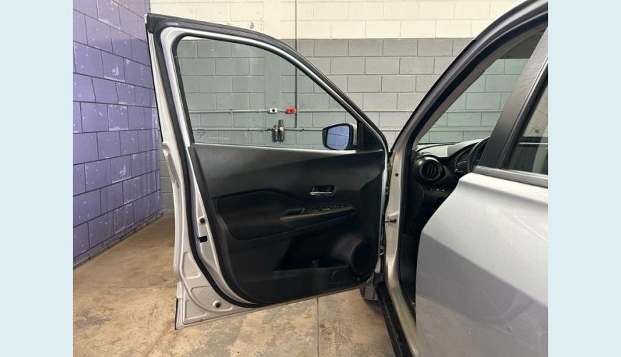 NISSAN KICKS SENSE CVT 1.6 (FLEX) - PRATA - 2024 Foto 8 (Grande)