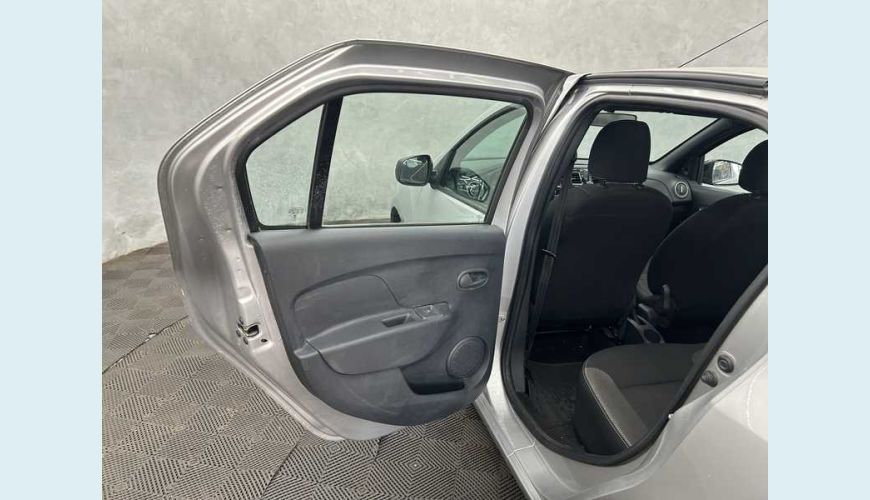 RENAULT LOGAN ZEN 1.0 - PRATA - 2024 Foto 8 (Grande)