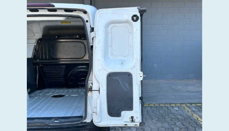 FIAT FIORINO 1.4 ENDURANCE (FLEX) - BRANCO - 2023 Foto 8 (Grande)
