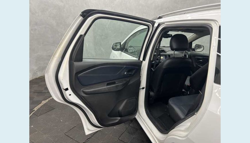 CHEVROLET SPIN PREMIER 1.8 (AUT.) - BRANCO - 2023 Foto 8 (Grande)