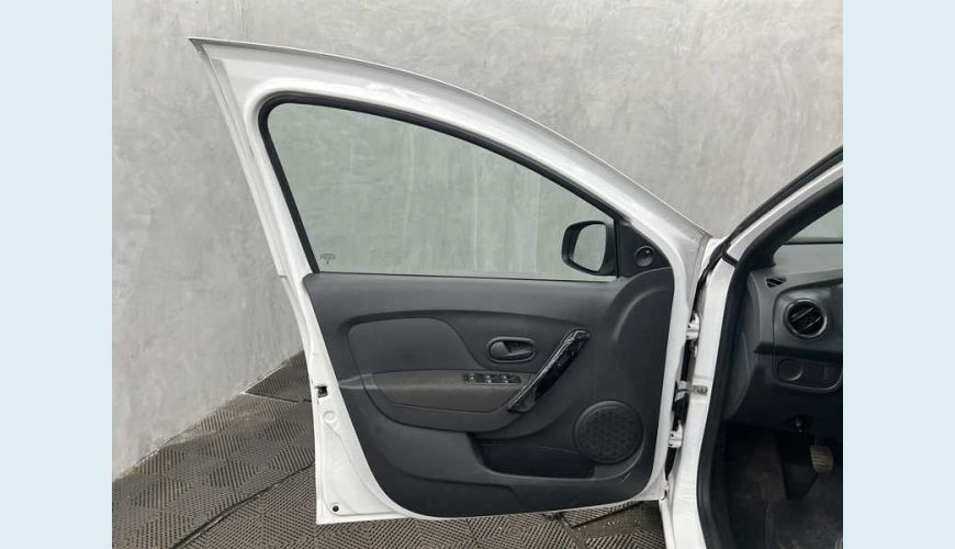 RENAULT LOGAN ZEN 1.0 - BRANCO - 2025 Foto 8 (Grande)