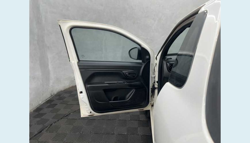 FIAT STRADA ENDURANCE 1.4 CS - BRANCO - 2023 Foto 8 (Grande)