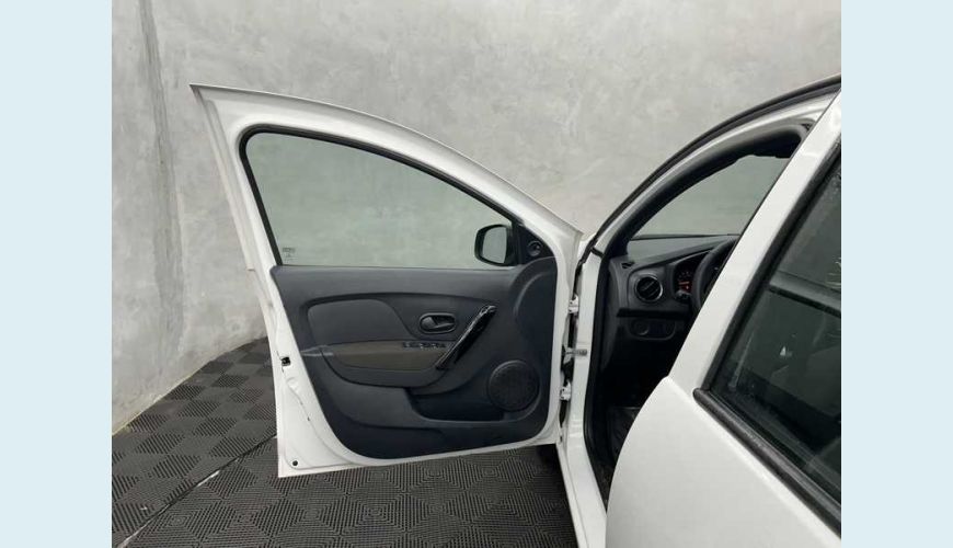 RENAULT LOGAN ZEN 1.0 12V SCE FLEX - BRANCO - 2023 Foto 8 (Grande)