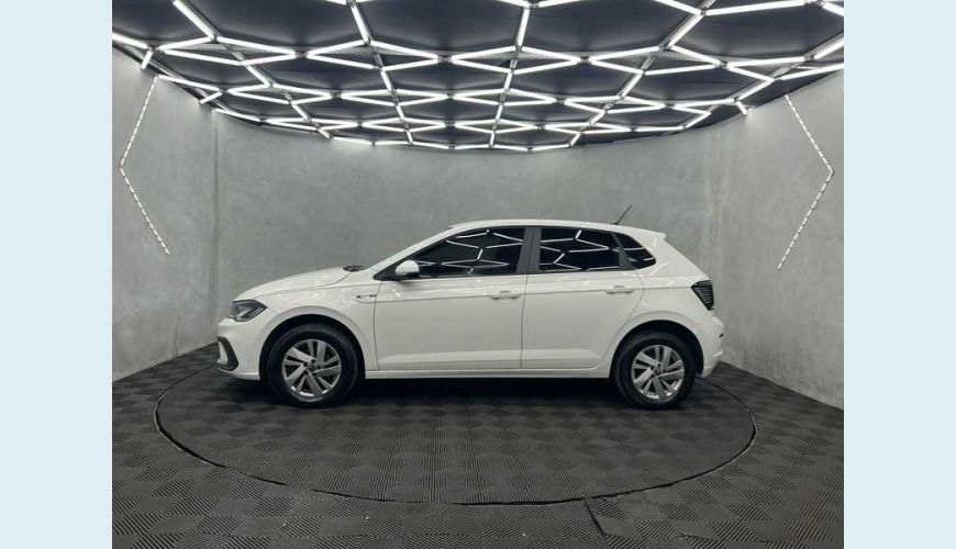 VOLKSWAGEN POLO COMFORTLINE AUT. FLEX - BRANCO - 2023 Foto 8 (Grande)