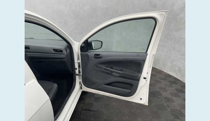 VOLKSWAGEN GOL 1.0 12V FLEX - BRANCO - 2023 Foto 8 (Grande)
