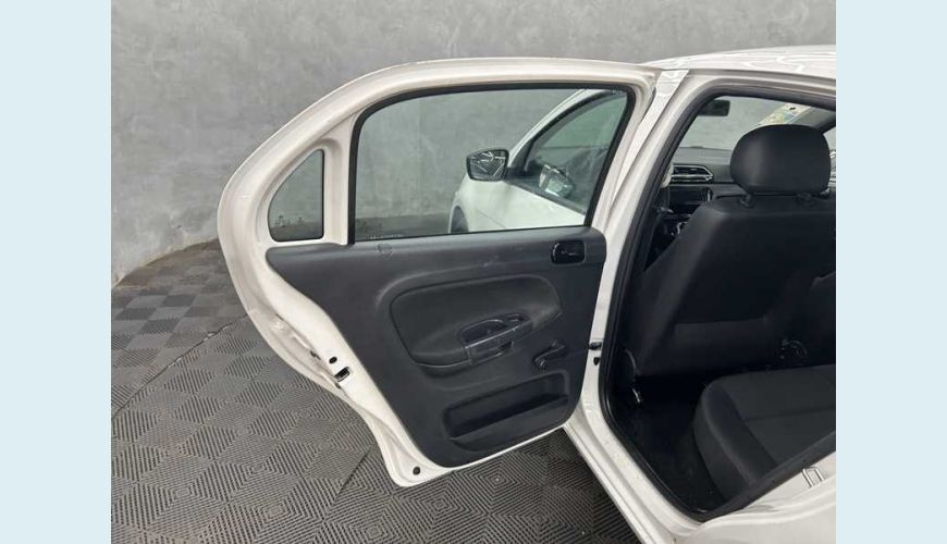 VOLKSWAGEN GOL 1.0 12V FLEX - BRANCO - 2023 Foto 8 (Grande)