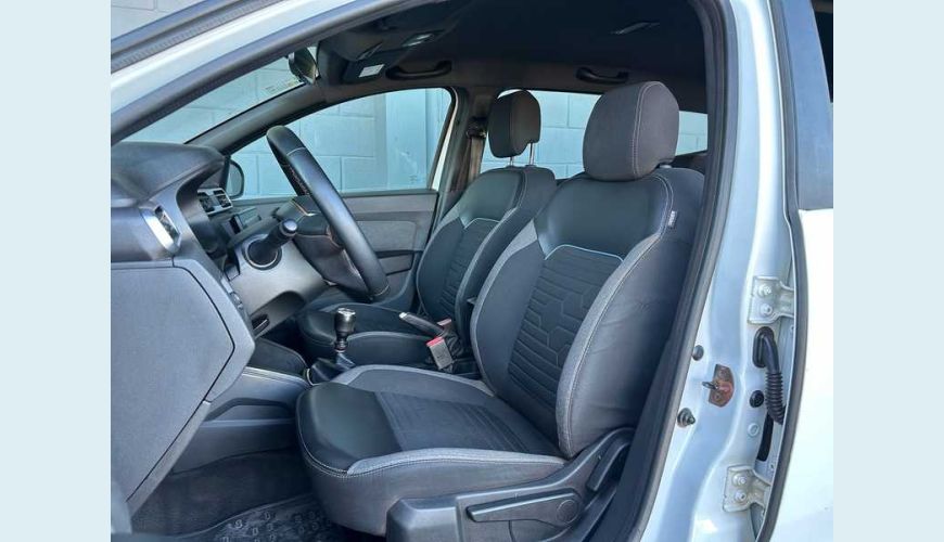 RENAULT DUSTER PLUS INTENSE 1.6 - BRANCO - 2025 Foto 8 (Grande)