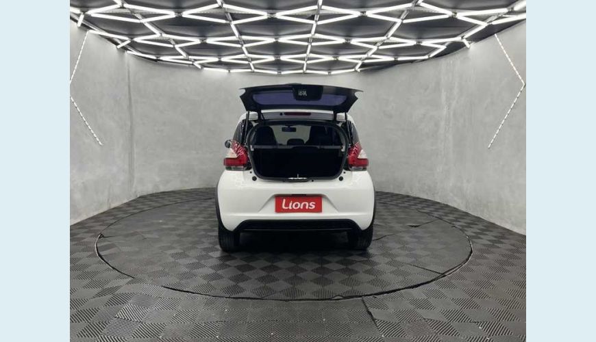 FIAT MOBI LIKE 1.0 FLEX - BRANCO - 2022 Foto 8 (Grande)