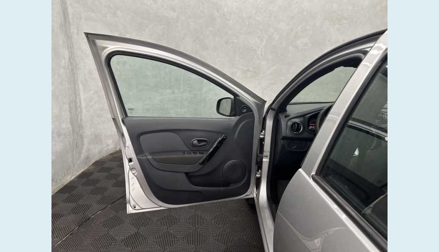 RENAULT LOGAN ZEN 1.0 12V SCE FLEX - PRATA - 2023 Foto 8 (Grande)