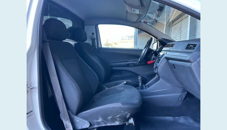 VOLKSWAGEN SAVEIRO ROBUST TOTAL FLEX 16V - BRANCO - 2025 Foto 8 (Grande)