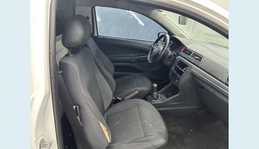 VOLKSWAGEN SAVEIRO ROBUST 1.6 MSI CS FLEX - BRANCO - 2023 Foto 8 (Grande)