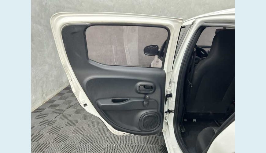 FIAT MOBI LIKE 1.0 FLEX - BRANCO - 2022 Foto 8 (Grande)