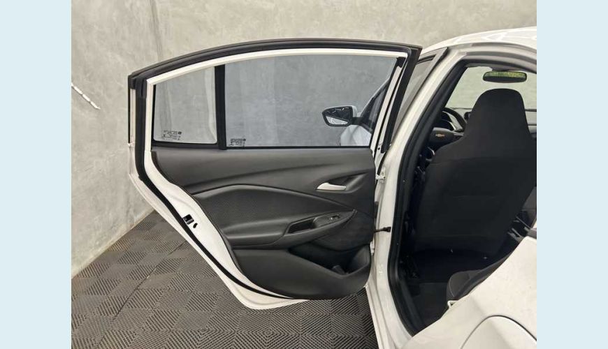 CHEVROLET ONIX PLUS LT 1.0 - BRANCO - 2023 Foto 8 (Grande)