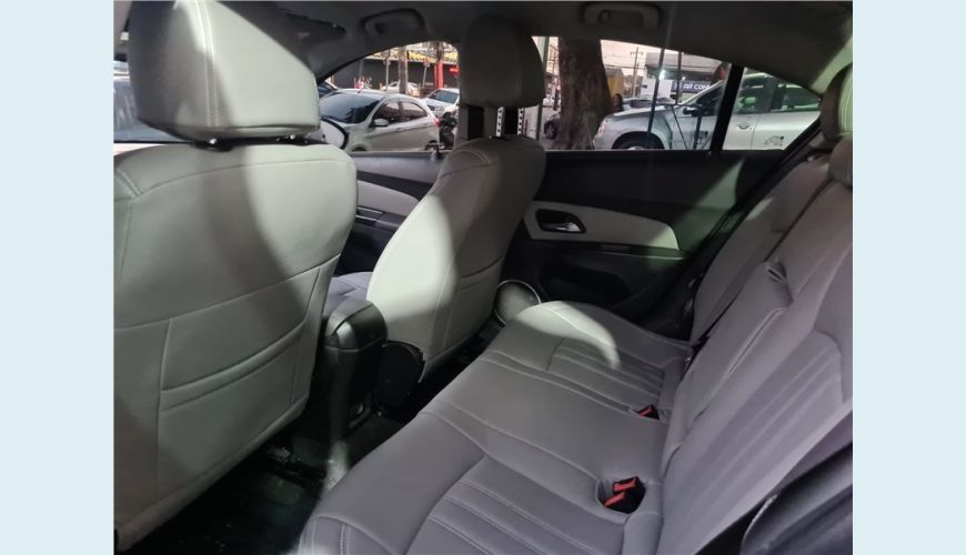 CHEVROLET CRUZE 1.8 LT 16V FLEX 4P AUT. - PRETO - 2014 Foto 9 (Grande)