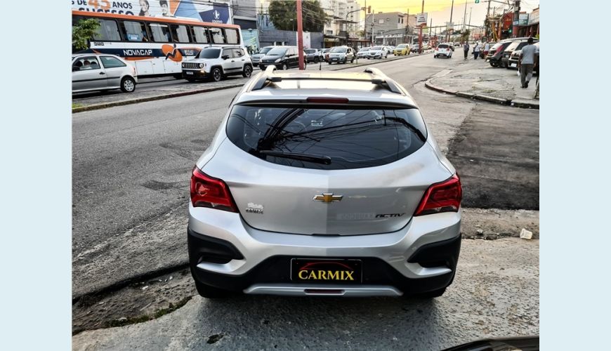 CHEVROLET ONIX 1.4 MPFI ACTIV 8V FLEX 4P MANUAL - PRATA - 2019 Foto 9 (Grande)