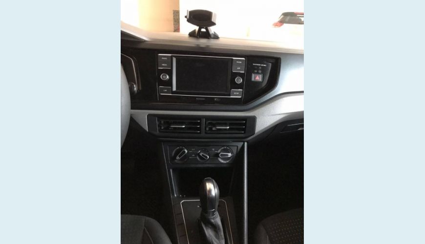 VOLKSWAGEN POLO 1.0 200 TSI COMFORTLINE AUT. - PRETO - 2019 Foto 9 (Grande)