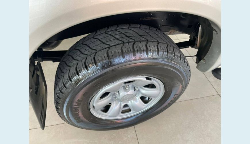 TOYOTA HILUX 3.0 SR 4X4 CD 16V TURBO INTERCOOLER DIESEL 4P MANUAL - PRATA - 2010 Foto 9 (Grande)