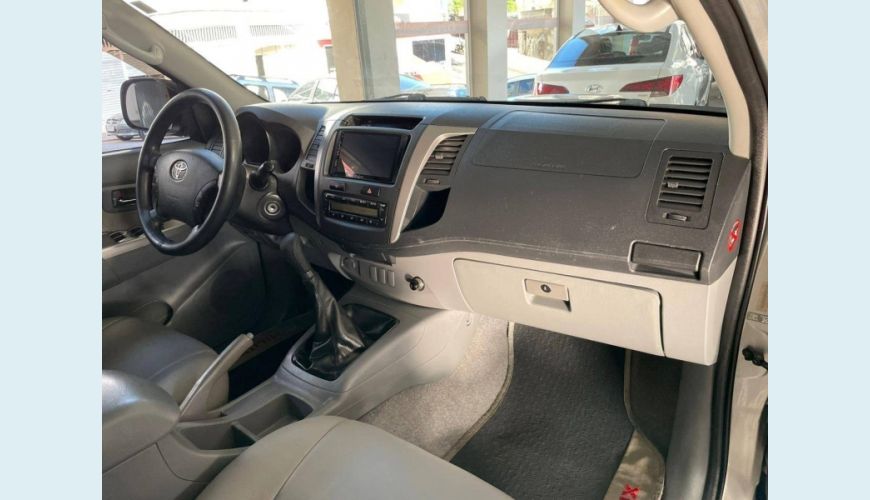 TOYOTA HILUX 3.0 SRV 4X2 CD 16V TURBO INTERCOOLER DIESEL 4P MANUAL - PRATA - 2011 Foto 9 (Grande)