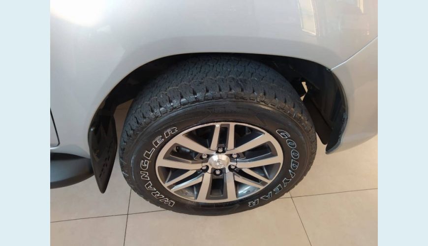 TOYOTA HILUX 2.8 SRX 4X4 CD 16V DIESEL 4P AUT. - PRATA - 2016 Foto 9 (Grande)