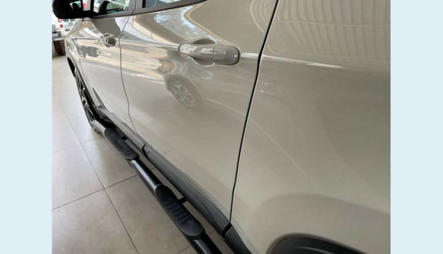 FIAT TORO 2.0 16V TURBO DIESEL ULTRA 4WD AT9 - BRANCO - 2021 Foto 9 (Grande)
