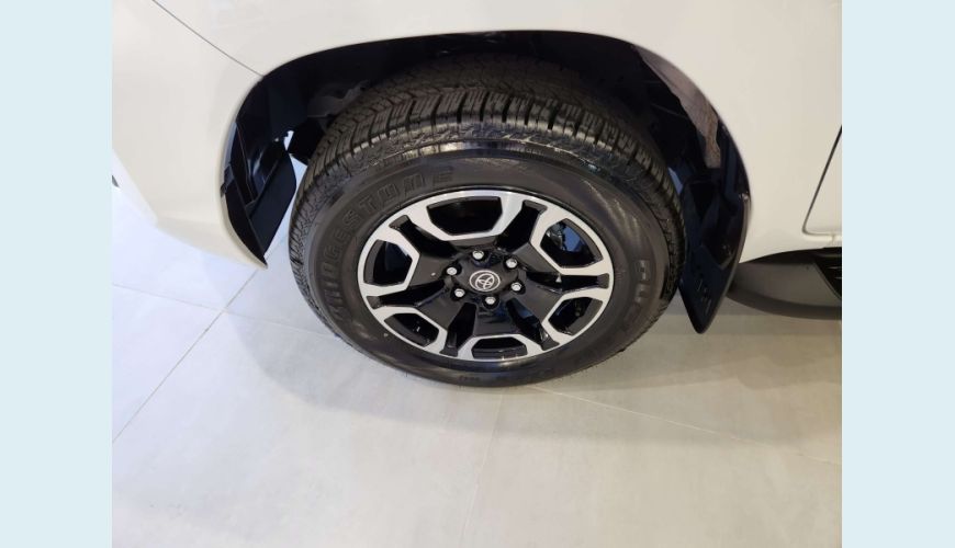 TOYOTA HILUX 2.8 D-4D TURBO DIESEL CD SRV 4X4 AUT. - BRANCO - 2022 Foto 9 (Grande)