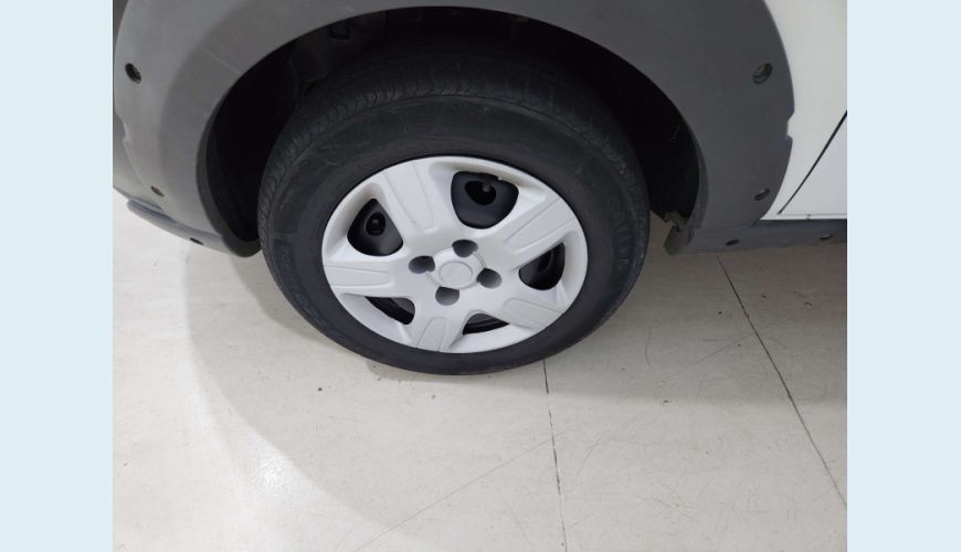 FIAT STRADA 1.4 MPI WORKING CE 8V FLEX 2P MANUAL - BRANCO - 2013 Foto 9 (Grande)