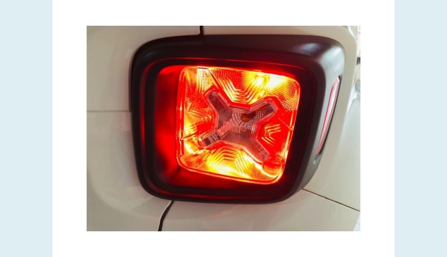 JEEP RENEGADE 1.8 16V FLEX SPORT 4P MANUAL - BRANCO - 2019 Foto 9 (Grande)