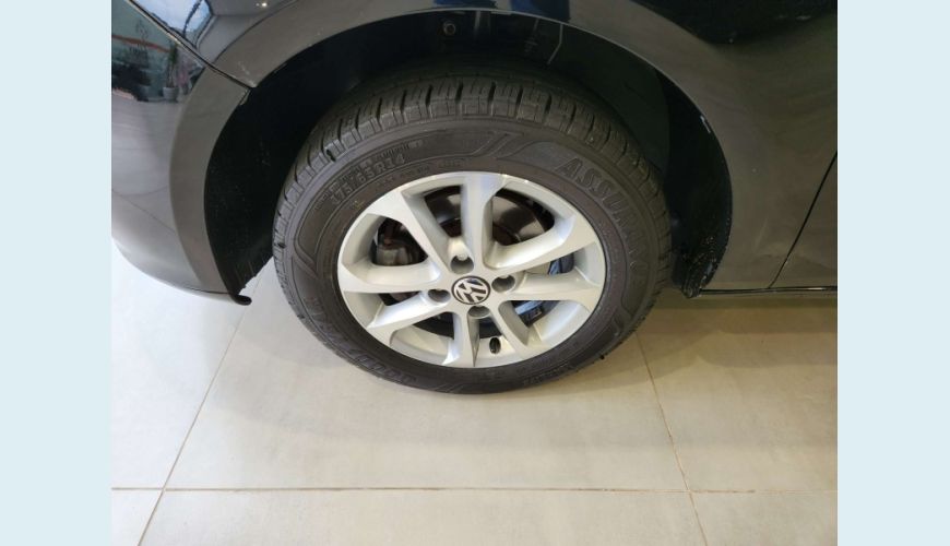 VOLKSWAGEN VOYAGE 1.6 MI TREND 8V FLEX 4P MANUAL - PRETO - 2013 Foto 9 (Grande)