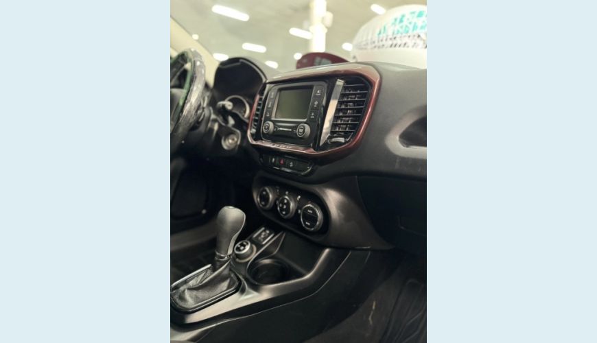 FIAT TORO 2.0 16V TURBO DIESEL FREEDOM 4WD AT9 - BRANCO - 2019 Foto 9 (Grande)