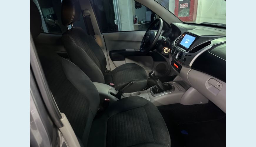MITSUBISHI L200 TRITON 2.4 HLS 4X2 CD 16V FLEX 4P MANUAL - N/D - 2016 Foto 9 (Grande)