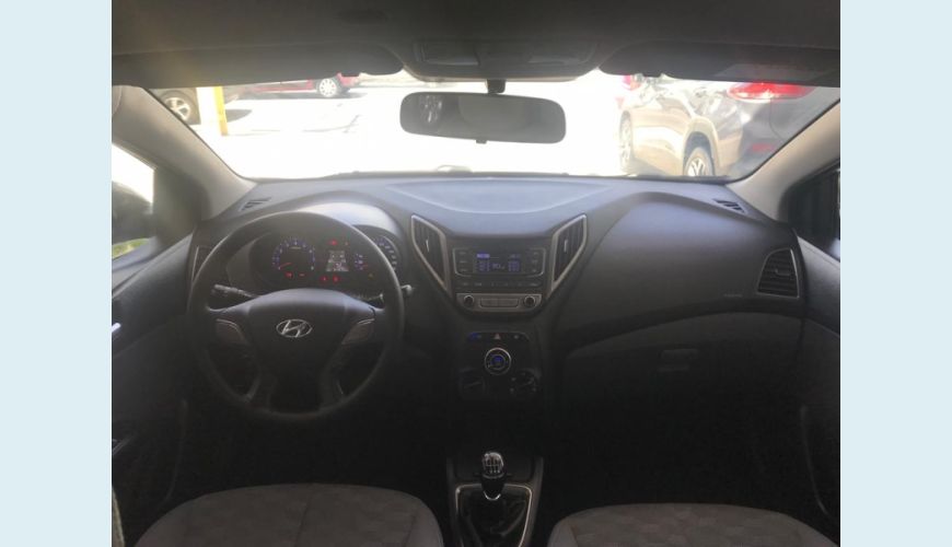 HYUNDAI HB 20S 1.6 COMFORT PLUS 16V FLEX 4P MANUAL - PRETO - 2017 Foto 9 (Grande)