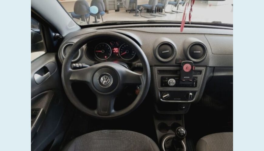 VOLKSWAGEN VOYAGE 1.0 MI 8V FLEX 4P MANUAL - CINZA - 2013 Foto 9 (Grande)