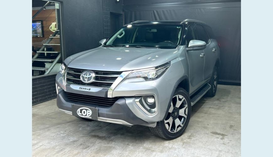 TOYOTA HILUX SW4 2.8 SRX 4X4 7 LUGARES 16V TURBO INTERCOOLER DIESEL 4P AUT. - N/D - 2018 Foto 9 (Grande)