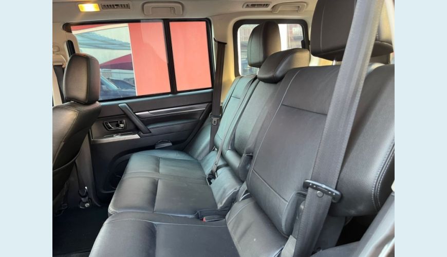 MITSUBISHI PAJERO 3.2 HPE 4X4 7 LUGARES 16V TURBO INTERCOOLER DIESEL 4P AUT. - CINZA - 2016 Foto 9 (Grande)