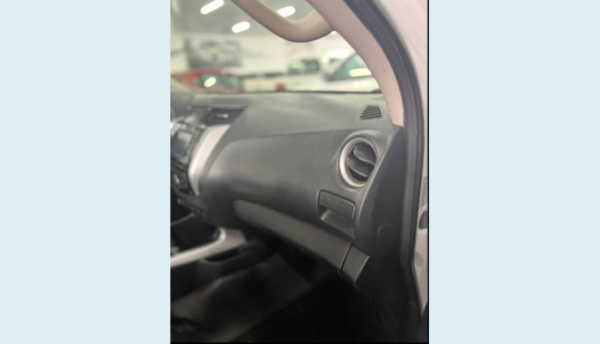 NISSAN FRONTIER 2.3 16V TURBO DIESEL LE CD 4X4 AUT. - BRANCO - 2018 Foto 9 (Grande)