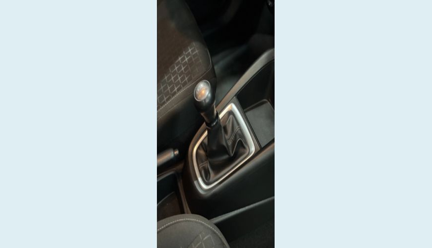 HYUNDAI HB 20 1.0 12V FLEX COMFORT MANUAL - BRANCO - 2023 Foto 9 (Grande)