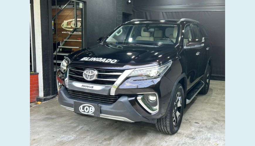 TOYOTA HILUX SW4 2.8 SRX DIAMOND 4X4 7 LUGARES 16V TURBO INTERCOOLER DIESEL 4P AUT. - N/D - 2019 Foto 9 (Grande)