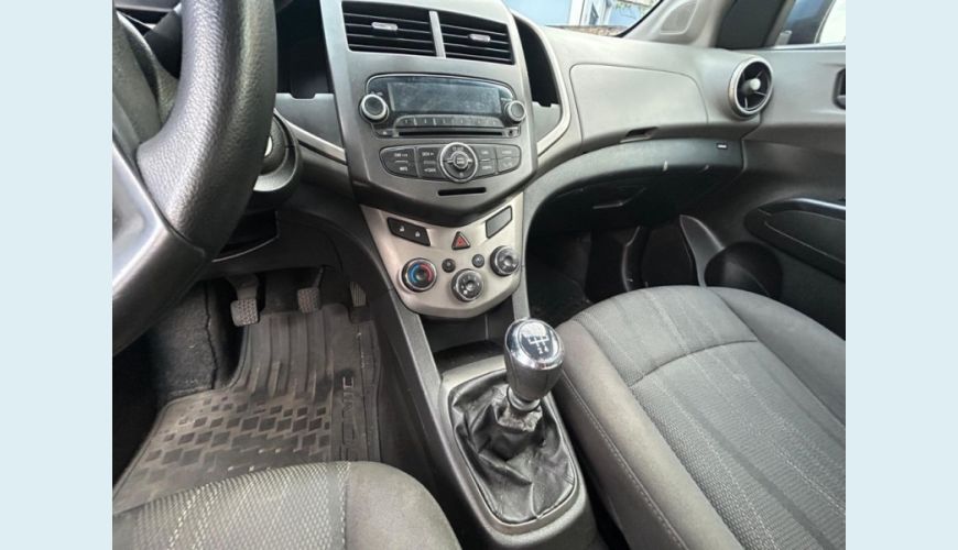 CHEVROLET SONIC 1.6 LT 16V FLEX 4P MANUAL - N/D - 2013 Foto 9 (Grande)