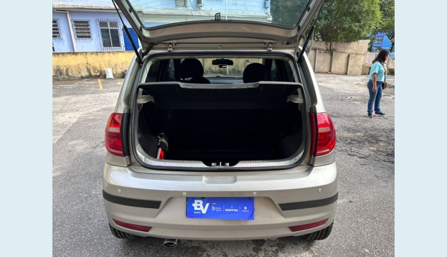 VOLKSWAGEN FOX 1.6 MI 8V FLEX 4P MANUAL - N/D - 2013 Foto 9 (Grande)