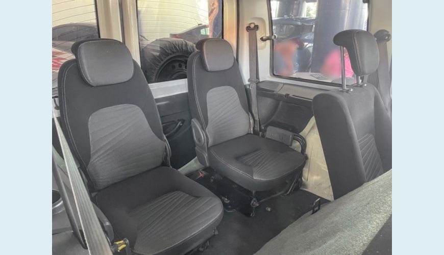 FIAT DOBLO 1.8 MPI ESSENCE 7L 16V FLEX 4P MANUAL - BRANCO - 2017 Foto 9 (Grande)