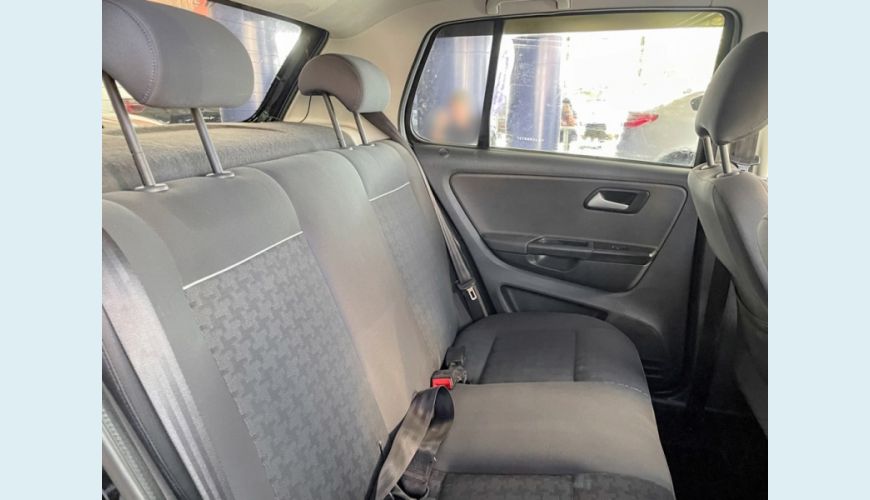 VOLKSWAGEN FOX 1.6 MSI COMFORTLINE 8V FLEX 4P MANUAL - PRETO - 2016 Foto 9 (Grande)