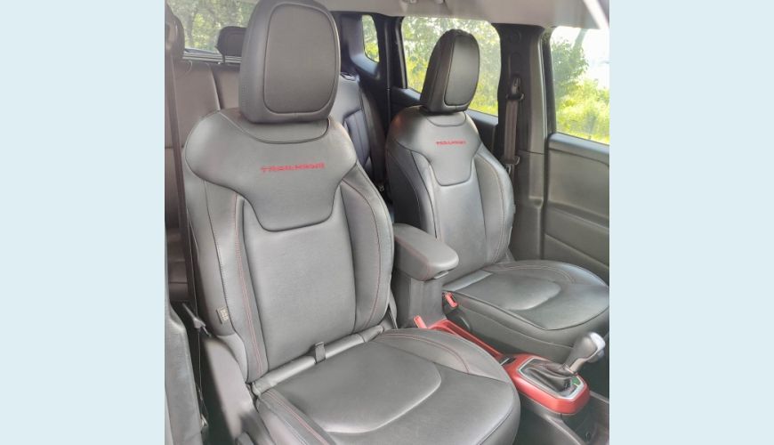 JEEP RENEGADE TRAILHAWK 2.0 4X4 DIESEL - PRETO - 2021 Foto 9 (Grande)
