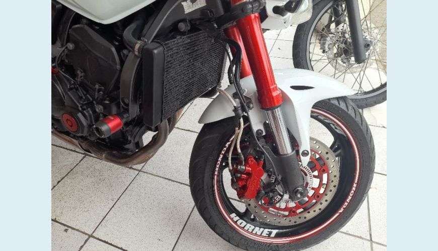 HONDA CB 600F HORNET - BRANCO - 2011 Foto 9 (Grande)