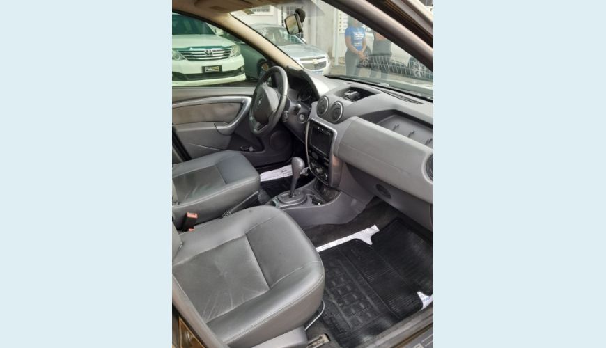 RENAULT DUSTER 2.0 TECH ROAD 4X2 16V FLEX 4P AUT. - VERDE - 2013 Foto 9 (Grande)