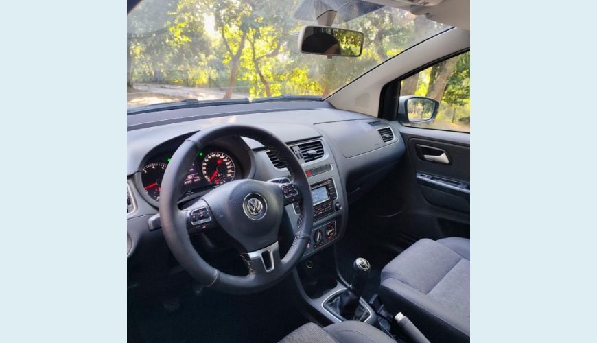 VOLKSWAGEN FOX I-TREND 1.6 MANUAL - PRATA - 2014 Foto 9 (Grande)