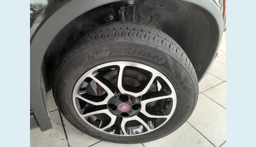 FIAT UNO SPORTING 1.4 EVO FIRE FLEX 8V 4P - PRETO - 2013 Foto 9 (Grande)