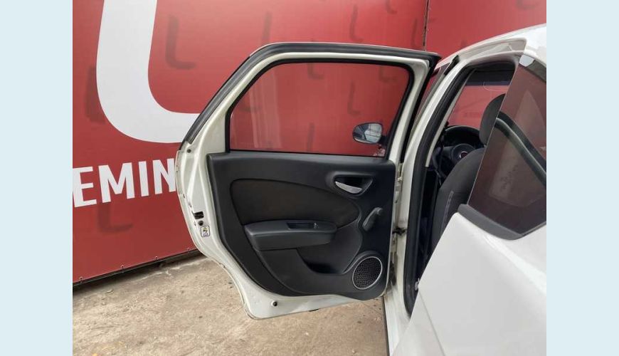 FIAT GRAND SIENA EVO ATTRACTIVE 1.4 8V FLEX - BRANCO - 2016 Foto 9 (Grande)
